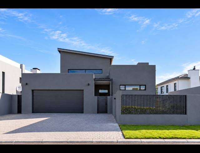 4 BEDROOM FREESTANDING FOR SALE IN SAGEWOOD